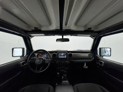 Used 2022 Jeep Gladiator Willys image 19