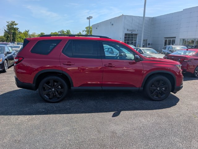 Used 2025 Honda Pilot Black Edition image 2