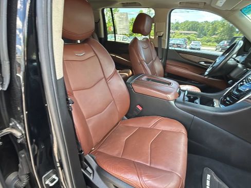 Used 2016 Cadillac Escalade ESV Luxury AWD/4WD image 15
