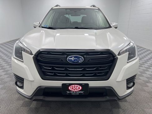 Used 2023 Subaru Forester Premium image 3