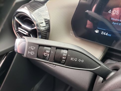 Used 2026 Chevrolet Equinox LT w/ Convenience Package II FWD image 20