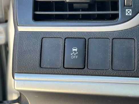 Used 2014 Toyota Camry SE FWD image 11
