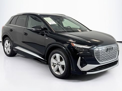 Used 2024 Audi Q4 e-tron Premium Plus image 3