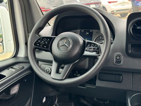 Used 2024 Mercedes-Benz Sprinter 2500 image 12