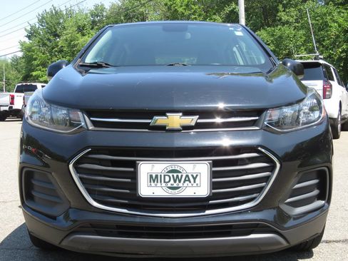 Used 2020 Chevrolet Trax LS AWD/4WD image 2
