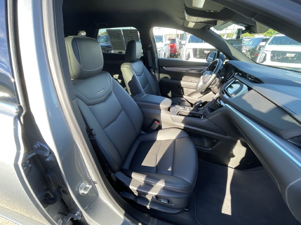 Certified 2025 Cadillac XT5 Luxury FWD image 27