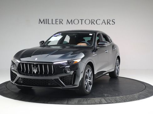 Used 2022 Maserati Levante GT AWD/4WD image 2