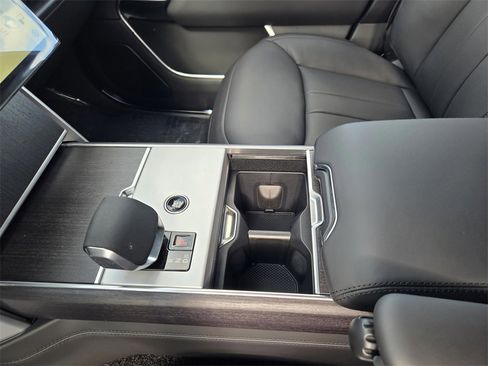 New 2026 Land Rover Range Rover SE image 15