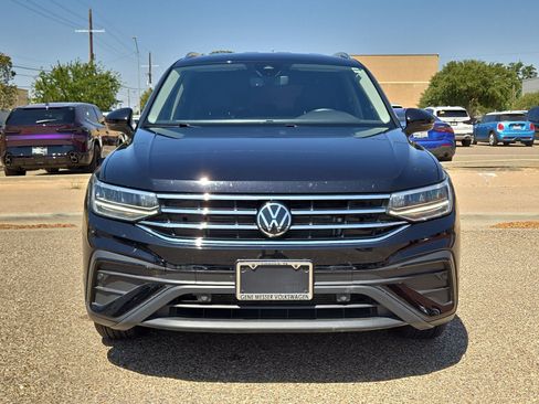 Used 2024 Volkswagen Tiguan SE AWD/4WD image 10