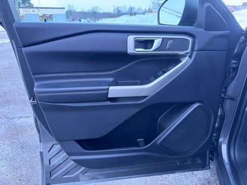 Used 2023 Ford Explorer XLT w/ Class IV Trailer Tow Package image 7