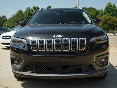 Used 2019 Jeep Cherokee Latitude Plus FWD image 16