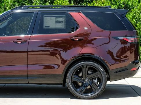 New 2026 Land Rover Discovery Limited Edition AWD/4WD image 16