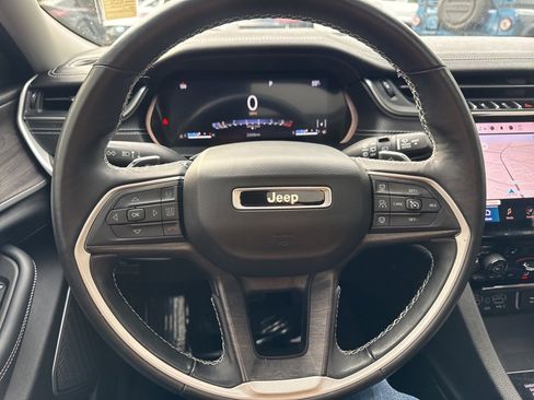 Used 2021 Jeep Grand Cherokee L Limited w/ Luxury Tech Group II image 21