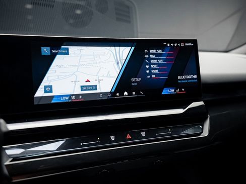 Used 2025 BMW M5 w/ Carbon Package image 53