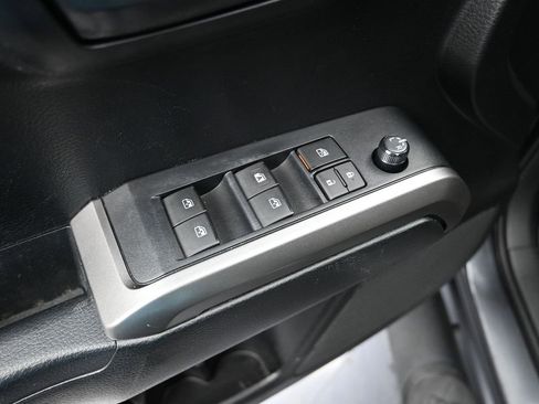 Used 2022 Toyota Tacoma SR5 image 11