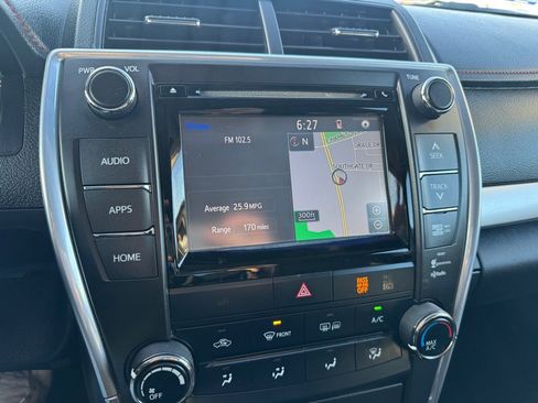 Used 2015 Toyota Camry SE w/ Moonroof Package image 26