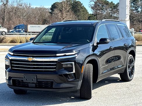 New 2026 Chevrolet Traverse LT w/ Driver Confidence Package image 3