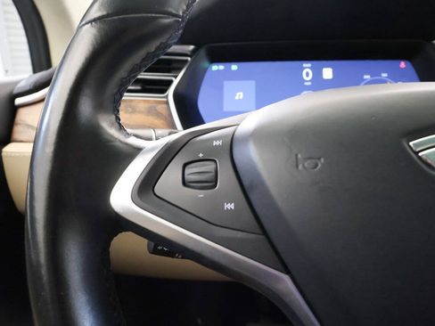 Used 2017 Tesla Model X 75D AWD/4WD image 32