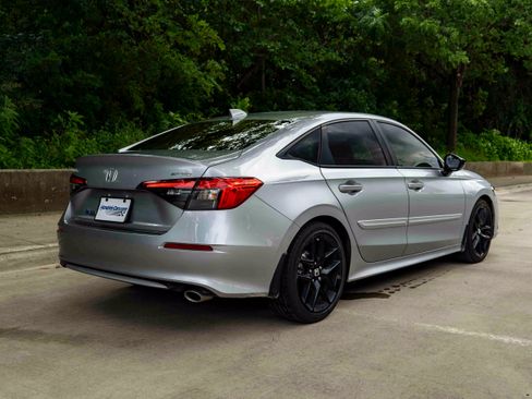 Used 2023 Honda Civic Sport image 9