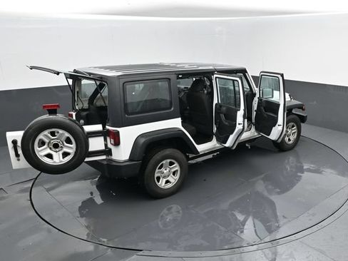 Used 2017 Jeep Wrangler Unlimited Sport AWD/4WD image 25
