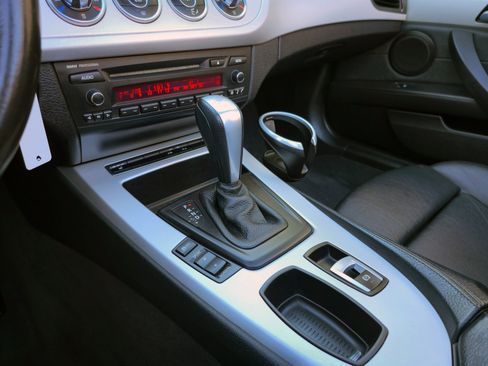 Used 2009 BMW Z4 sDrive30i image 23