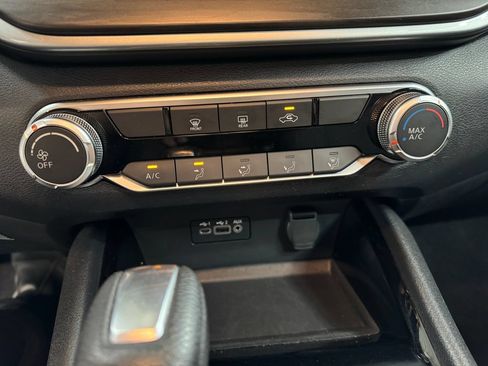 Used 2024 Nissan Altima 2.5 SV FWD image 22
