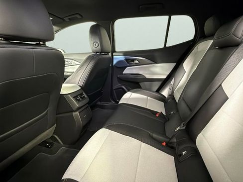 Used 2025 Chevrolet Equinox EV LT image 28