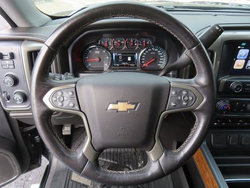 Used 2018 Chevrolet Silverado 1500 High Country image 22