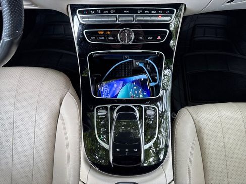 Used 2017 Mercedes-Benz E 300 4MATIC image 27