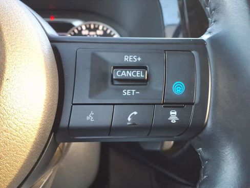 Certified 2025 Nissan Pathfinder SV image 15