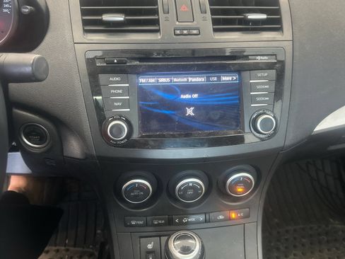 Used 2013 MAZDA MAZDA3 i Grand Touring FWD image 2