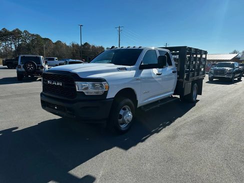 Used 2019 RAM 3500 Tradesman image 2
