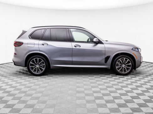 Used 2026 BMW X5 xDrive40i AWD/4WD image 6