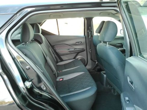 Used 2018 Nissan Kicks SV image 20