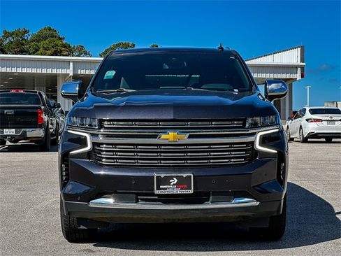 Used 2024 Chevrolet Suburban Premier image 3