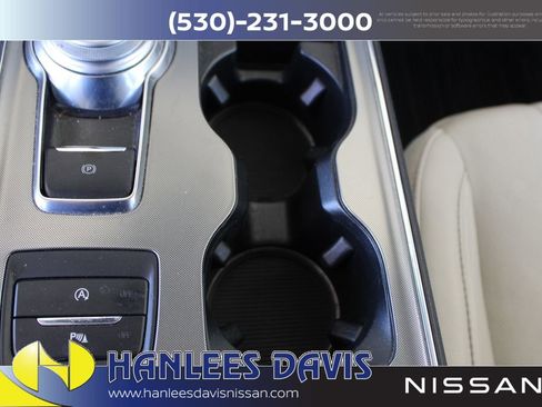 Used 2022 Ford Edge Titanium w/ Equipment Group 301A AWD/4WD image 21