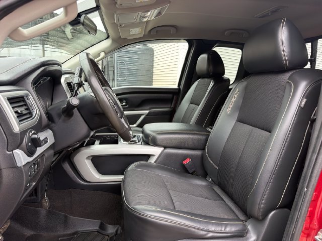 Used 2017 Nissan Titan PRO-4X AWD/4WD image 7