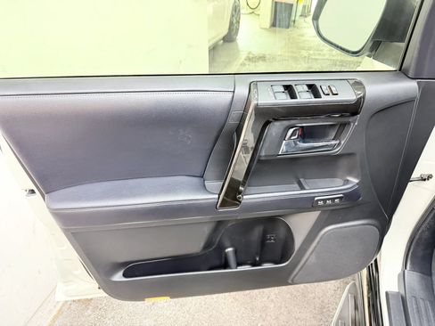 Used 2019 Toyota 4Runner Limited AWD/4WD image 8