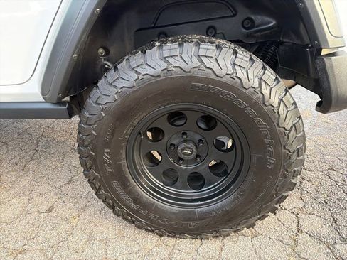 Used 2018 Jeep Wrangler Unlimited Sport image 24