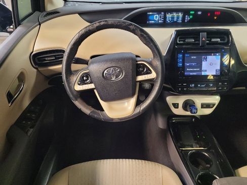 Used 2017 Toyota Prius Three w/ Advanced Technology Package FWD image 22