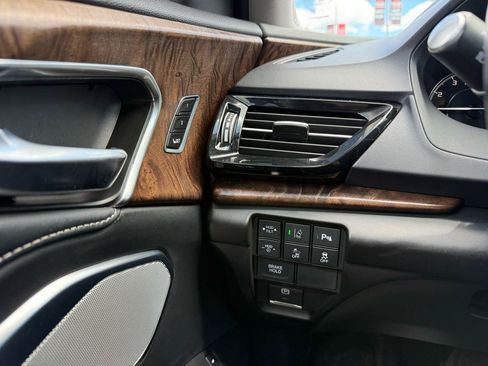 Used 2019 Acura RDX AWD w/ Advance Package image 16