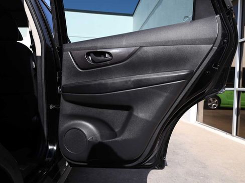 Used 2019 Nissan Rogue S AWD/4WD image 43
