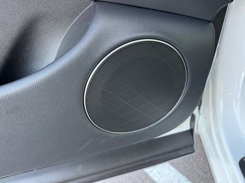 Used 2026 Genesis GV70 2.5T Select image 27