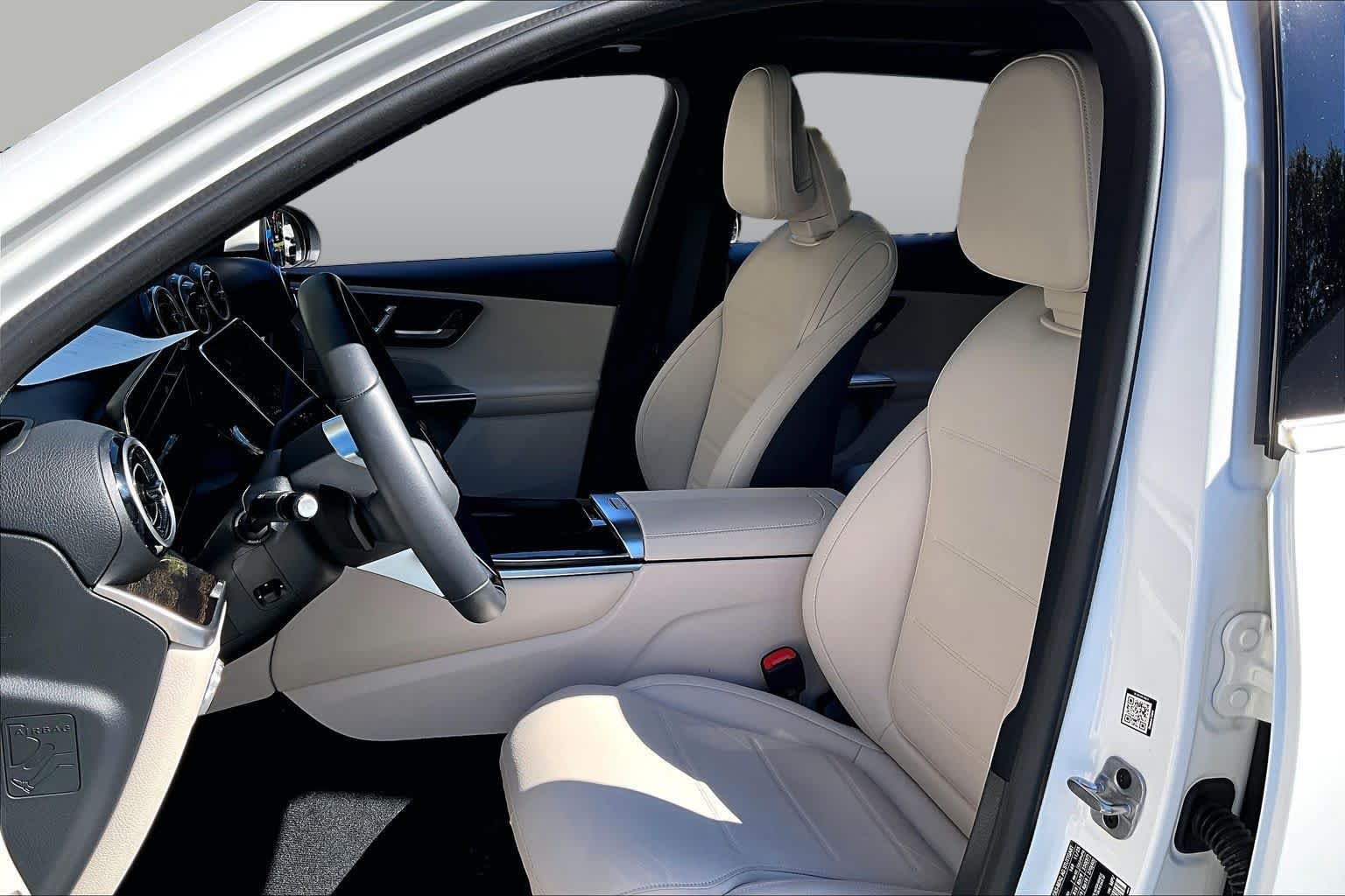 Certified 2026 Mercedes-Benz GLC 300 image 8