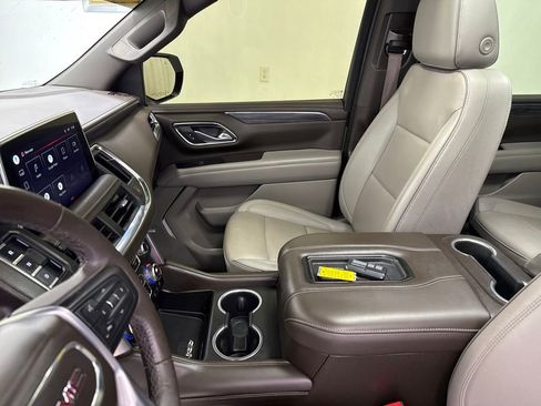 Used 2022 GMC Yukon XL SLT image 31