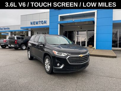 Used 2021 Chevrolet Traverse LT