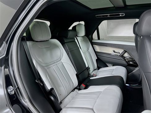 New 2025 Land Rover Range Rover Sport Dynamic SE image 25