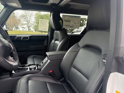 New 2025 Ford Bronco Badlands image 28