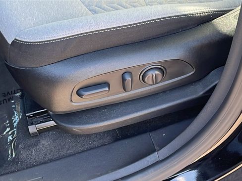 Certified 2024 Chevrolet Equinox LS w/ LS Convenience Package image 11