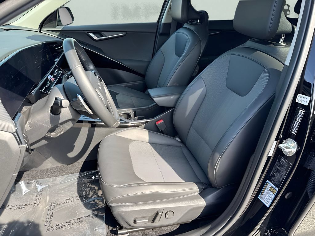 Used 2023 Kia Niro Wind FWD image 9